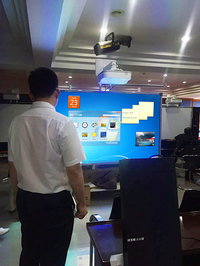 捷报频频 光峰激光教育投影机再获两大教育采购大单