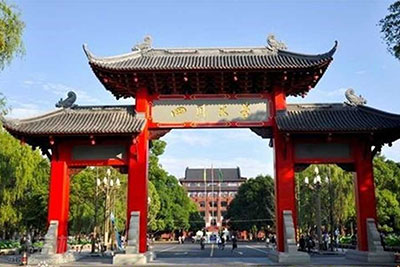 东微智能语音系统走进校园,川大师生体验智慧教育