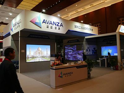 AVANZA帅映超亮系列亮相InfoComm China 2017