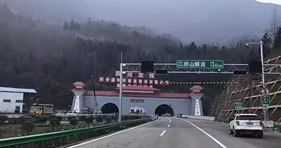 这么多DET投影机都卖到这里了,你知道投影市场有多大?