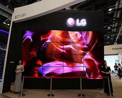 LG创新科技在IFC2018展示商显新元素!