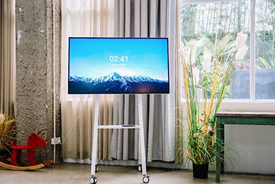 能写能画的旋转屏、易上手的MAXHUB V5 智能会议平板