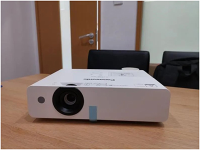 高效的移动办公,用一台松下PT-WX3401投影机开启
