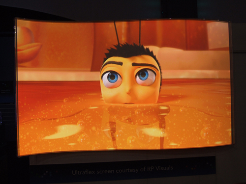 如何控制显示器亮度并实现最佳视觉效果?