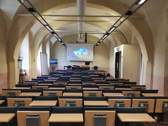 英苏布里亚大学选择 Kramer AV 混合空间解决方案